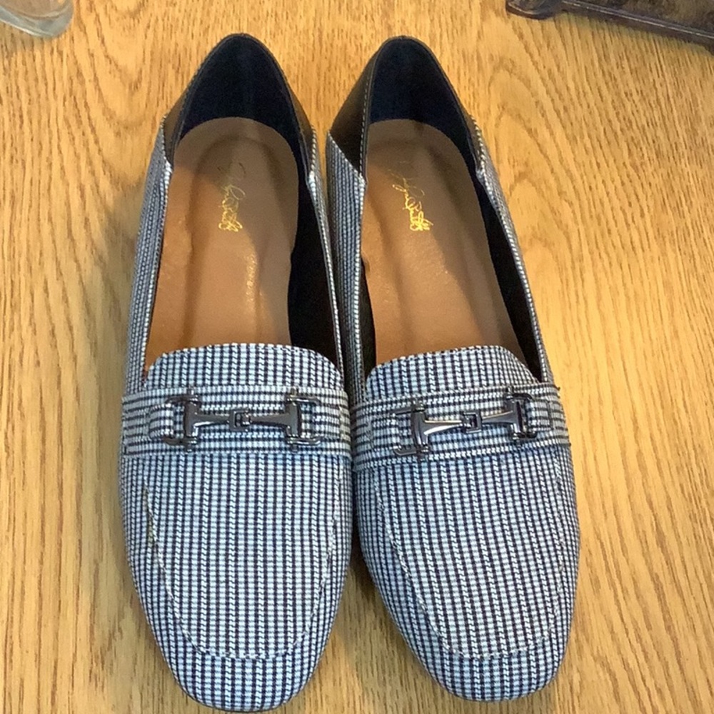 Jaclyn Smith Houndstooth Women’s Loafer (Size 10M)